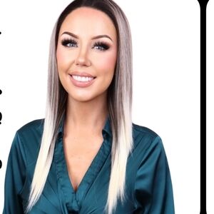 NEW Chelsey Smith Crowns Regina Gray Blonde